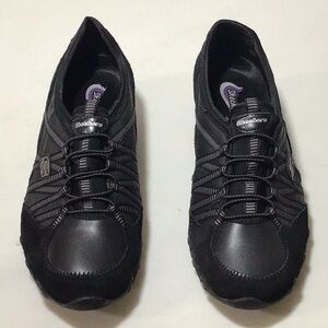 Black charcoal Skechers size 9.5. Like new.